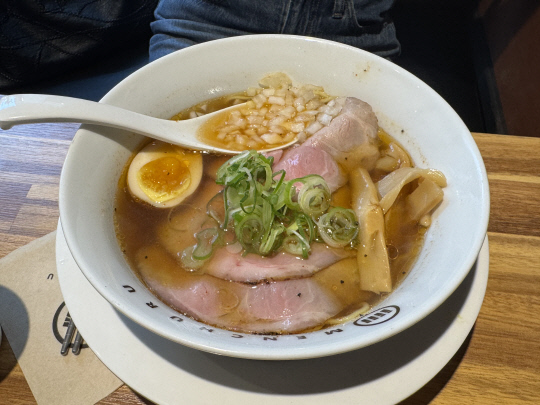 [ 丮]    `` ̰ Դ´